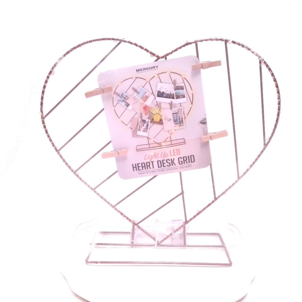 Merkury Innovations Light Up LED Heart Desk Grid